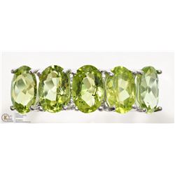 13) 10K WHITE GOLD AUGUST BIRTHSTONE PERIDOT RING