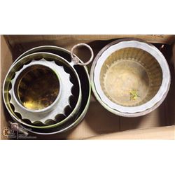 LOT OF INDOOR/PATIO PLANTER  POTS.