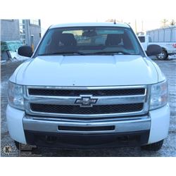 2011 CHEVROLET SILVERADO UNRESERVED!!