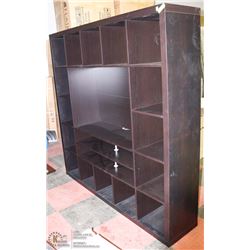 72x15x72IN FLAT SCREEN ENTERTAINMENT CENTRE