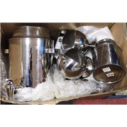 BOX OF STAINLESS STEEL SERVINGWARE