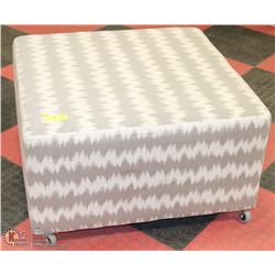 FABRIC OTTOMAN 29X29X17.