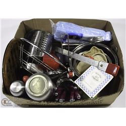 LARGE BOX OF BAKING ACCESSORIES INCL.