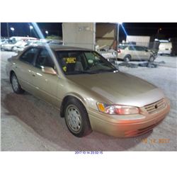 1998 - TOYOTA CAMRY//LEGAL RESTRAINT