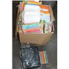 Image 1 : BOX OF STRAWS AND RESTAURANT CONTAINERS