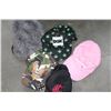 Image 2 : BOX OF TOQUES AND HATS