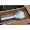 Image 3 : PEARLIZED CURTAIN ROD AND DRAPES