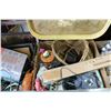 Image 2 : SHELF LOT OF ESTATE GOODS
