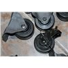 Image 2 : BOX OF CASTORS