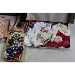 LOT OF VINTAGE CHRISTMAS ORNAMENTS