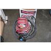 Image 1 : HANG UP SHOP VAC