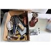 Image 1 : BOX OF HAND TOOLS AND JACK