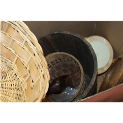 LARGE BOX OF WICKER AND WOOD DECORATIONS AND BOWLS AND SHELF