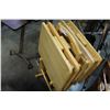 Image 2 : FOUR MAPLE TV TRAYS