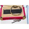 Image 3 : TWO CASES OF VINTAGE JEWELLRY