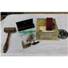Image 1 : BOX OF COLLECTIBLE LOCK AND GAVEL AND HORNET EMBLEM ETC
