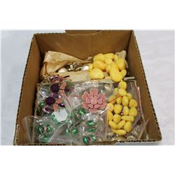 BOX OF VINTAGE PEARL EARRINGS AND EARLY PLASTIC JEWELLRY