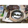 Image 1 : STONE CARVING STONE MASK AND WOOD SCORPION