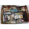 Image 1 : TRAY OF JEWELERY