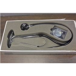 STETHESCOPE IN BOX