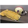 Image 1 : VINTAGE YOUTH FOOTBALL HELMET AND PANTS