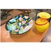 Image 1 : ART GLASS CENTRE BOWL AND ART GLASS YELLOW VASE