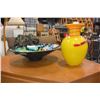 Image 3 : ART GLASS CENTRE BOWL AND ART GLASS YELLOW VASE