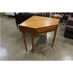 MAPLE CORNER DESK