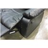 Image 3 : FLOOR MODEL BLACK LEATHER DOUBLE RECLINING LOVESEAT