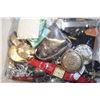 Image 3 : FOUR BAGS OF JEWELLRY AND COLLECTIBLES