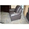 Image 3 : NEW BROWN LEATHER ARMCHAIR, ASHLEY DESIGN, CONTEMPORARY COMFORTABLE SEATING, RETAIL $689