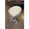 Image 2 : WHITE LEATHER AND CHROME BAR STOOL