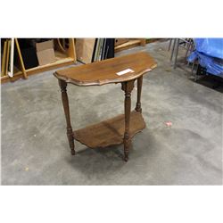 VINTAGE 2 TIER TABLE