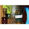 Image 2 : SHELF LOT OF VINTAGE COLORED GLASSWARE