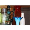 Image 3 : SHELF LOT OF VINTAGE COLORED GLASSWARE