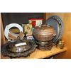 Image 5 : SHELF LOT OF VINTAGE METAL WARE