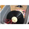 Image 1 : TOTE OF RECORDS