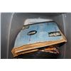 Image 4 : TOTE OF RECORDS