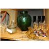 Image 2 : SHELF LOT OF VINTAGE COLORED GLASSWARE
