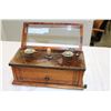 Image 1 : ANTIQUE GOLD SCALE
