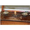 Image 2 : ANTIQUE GOLD SCALE