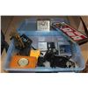 Image 1 : TOTE OF VINTAGE RADIOS AND CLOCKS
