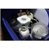 Image 2 : TOTE OF KITCHEN APPLIANCES