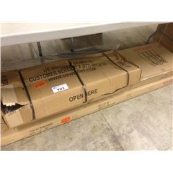 LOT OF 2 STANTIONS AND 2 BI-FOLD PRIVACEY PANELS