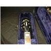 Image 2 : GUILD LES PAUL STYLE ELECTRIC GUITAR WITH P-90 STYLE PICKUPS AND HARD SHELL CASE
