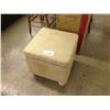 Image 1 : LOT OF 4 BEIGE OTTOMANS