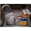 Image 1 : Box with contain