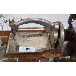 VINTAGE HAND CRANK IDEAL SEWING MACHINE