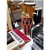 Image 1 : COLLECTION OF MUSICAL INSTRUMENTS