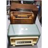 Image 1 : LOT OF 3 VINTAGE RADIOS